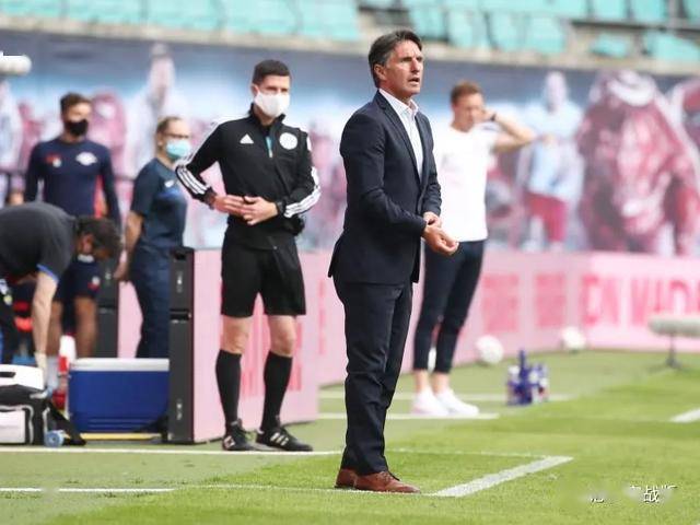  柏林赫塔保级关键战告捷，球迷激动落泪  