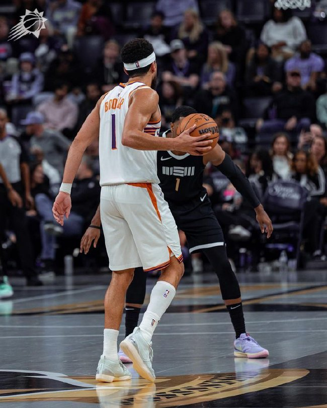  布克末节独得十五分太阳逆转国王保住西部前三